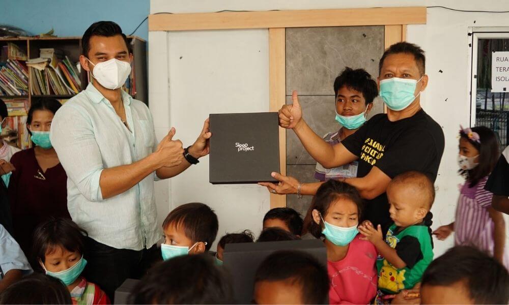 Sleep Project Indonesia Donasi Bedding Set dan Sembako untuk Anak dengan HIV di Surakarta