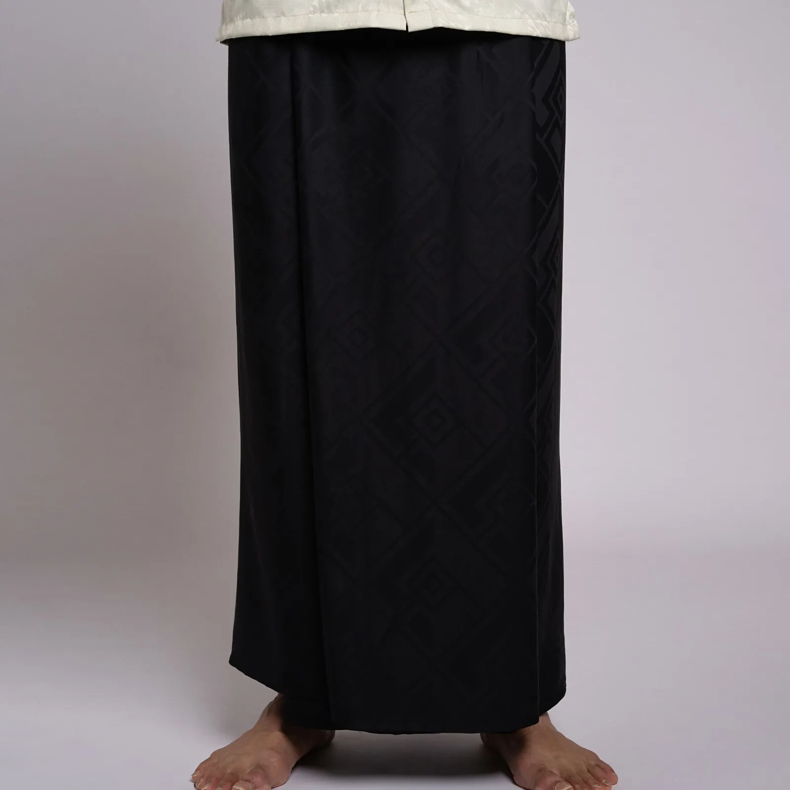 SLEEP PROJECT Sarung Premium BLACK (TENCEL™ Lyocell)
